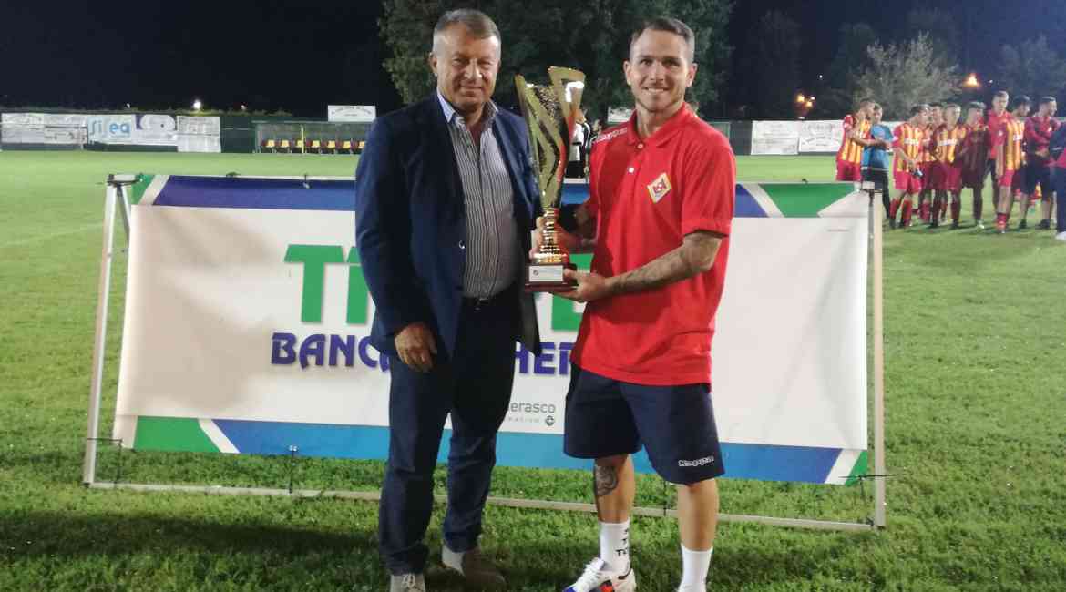 Il DG Ravera Premia L'ac BRA Trofeo Banca Di Cherasco 2019